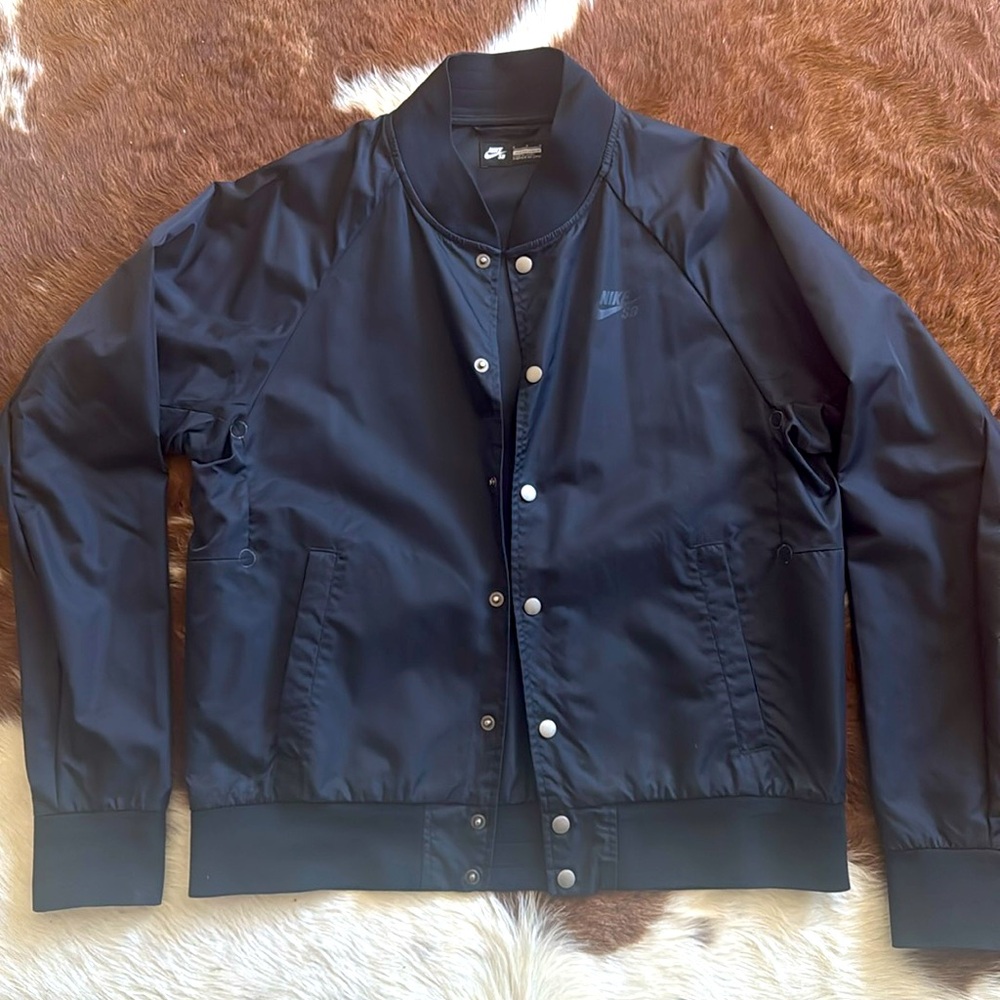 Nike SB bomber jacket size Medium RARE